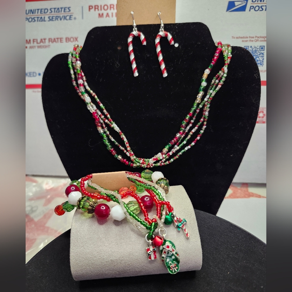 Christmas Necklace, Bracelet & Earring Jewelry Bundle